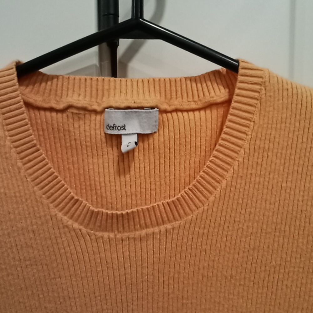 Defrost ladies sz L cropped ribbed top tangerine color super soft, very stretchy - Picture 2 of 6